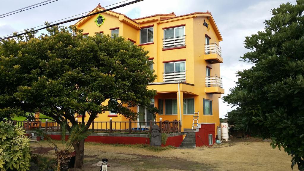 Jun House Hostel Jeju Buitenkant foto