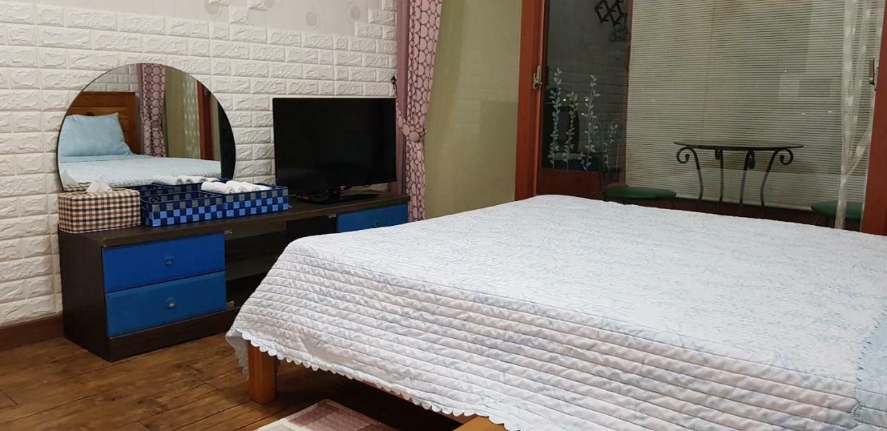 Jun House Hostel Jeju Buitenkant foto